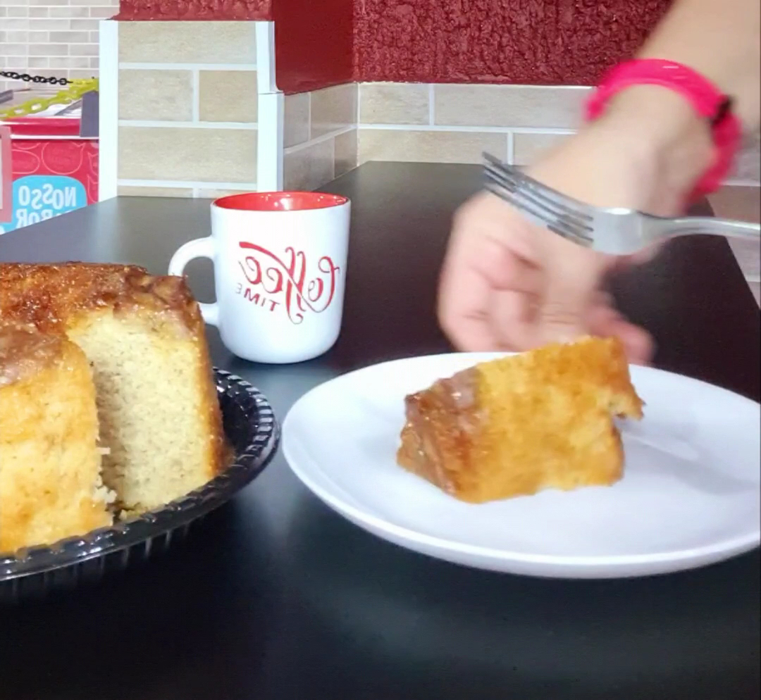 Bolo caseiro com café
